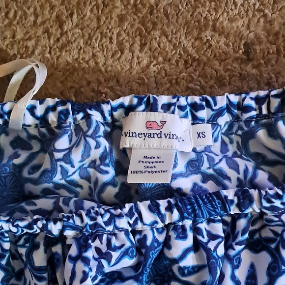 Vineyard Vines Blue and White Floral Romper With Pockets - Picture 2 of 3